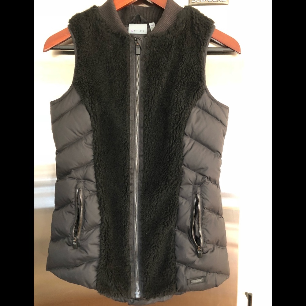 Athleta black quilt- fur vest